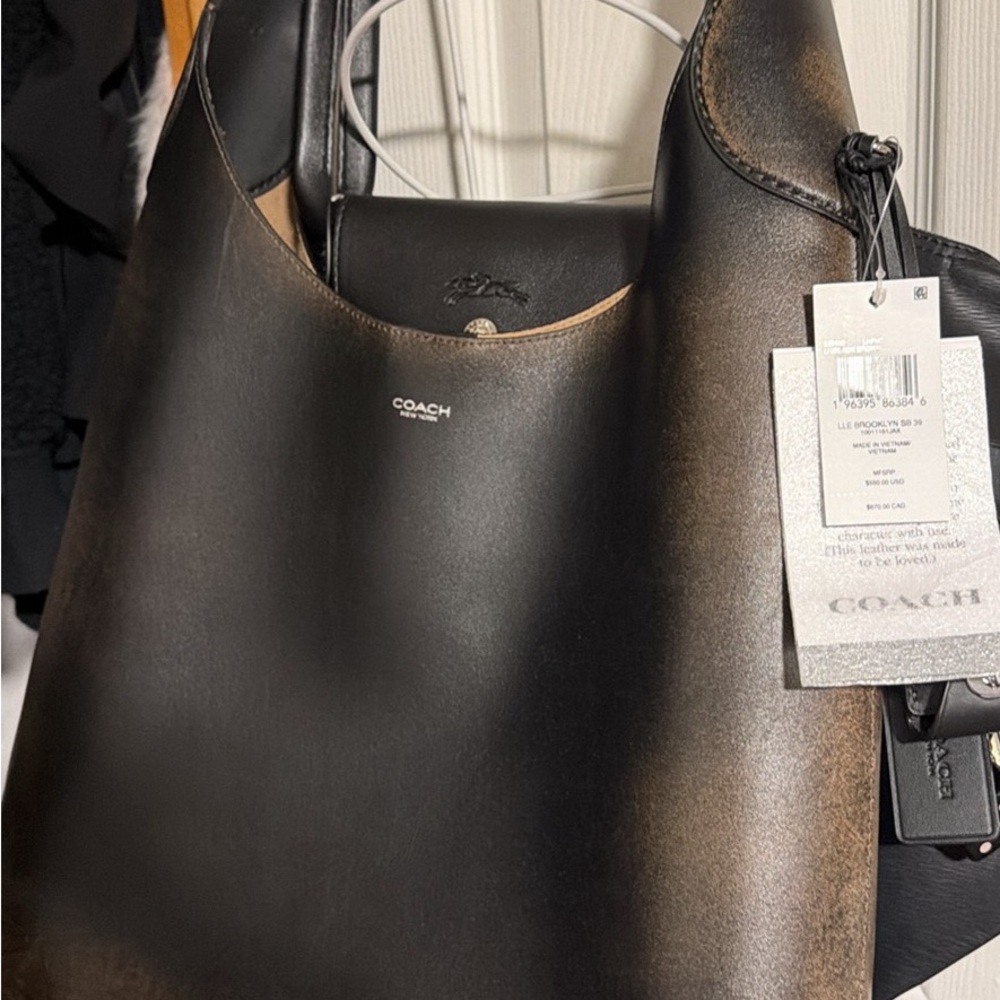 Coach loved leather Brooklyn 39